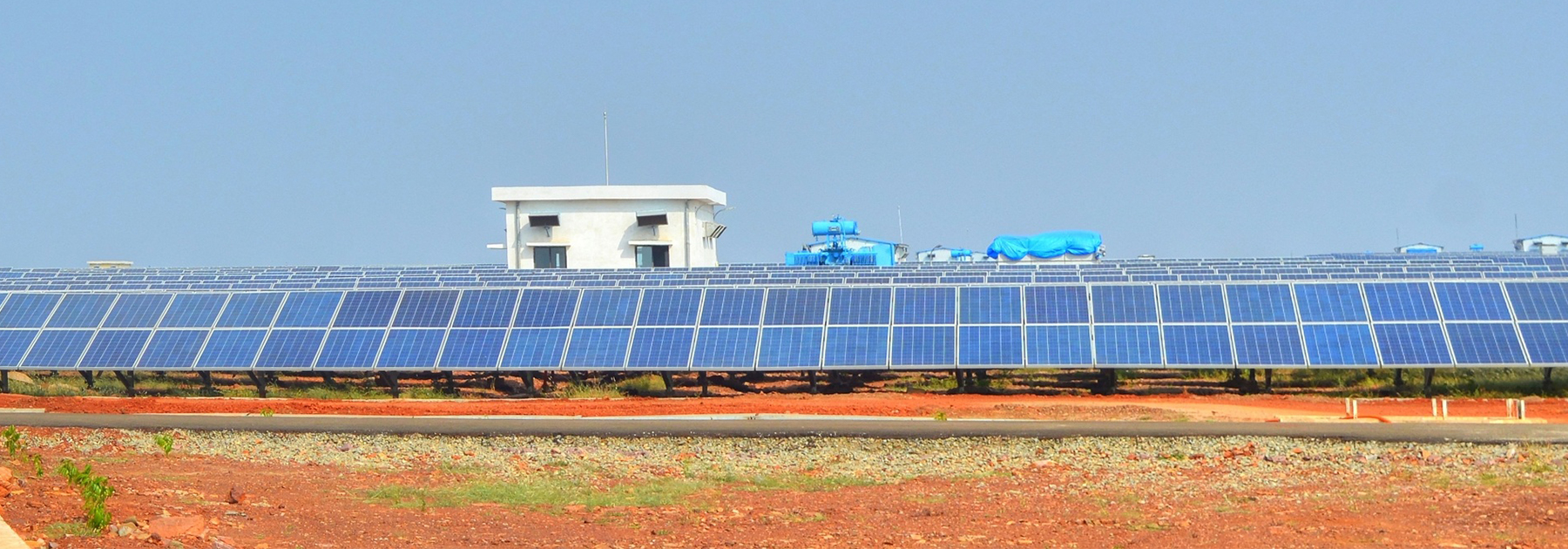 The Welspun Solar power plant outside of Bhagwanpura villiage, Neemuch. (Rahul Talreja, licensed under CC BY-SA 4.0)